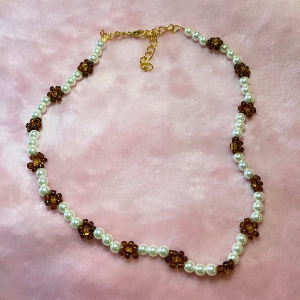 100% handmade beaded necklace 💗